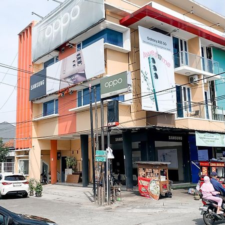 Karins Guesthouse Syariah Redpartner Bandung Exteriör bild