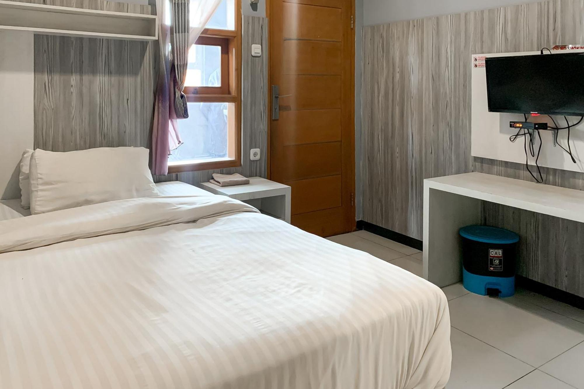 Karins Guesthouse Syariah Redpartner Bandung Exteriör bild