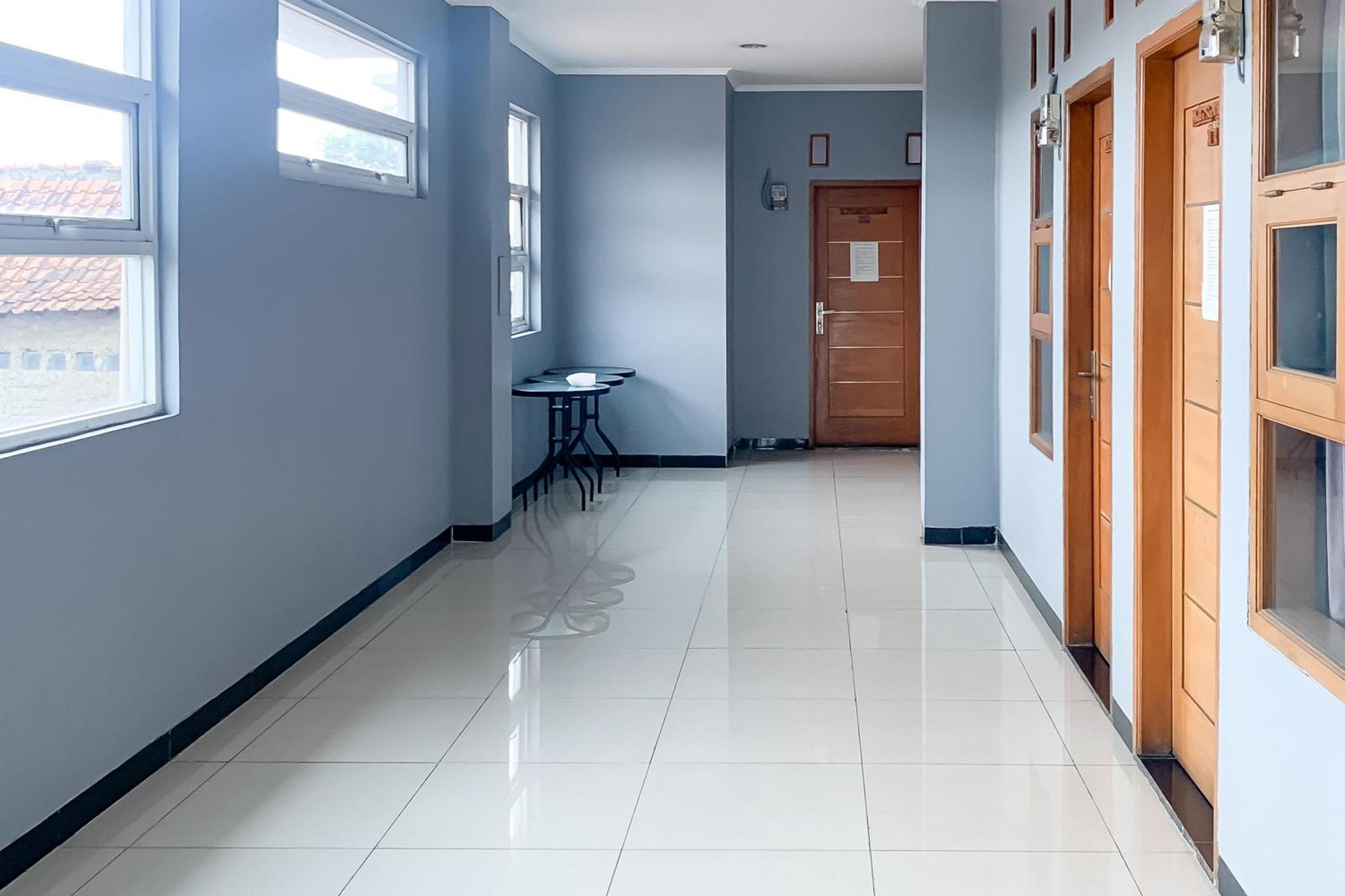 Karins Guesthouse Syariah Redpartner Bandung Exteriör bild