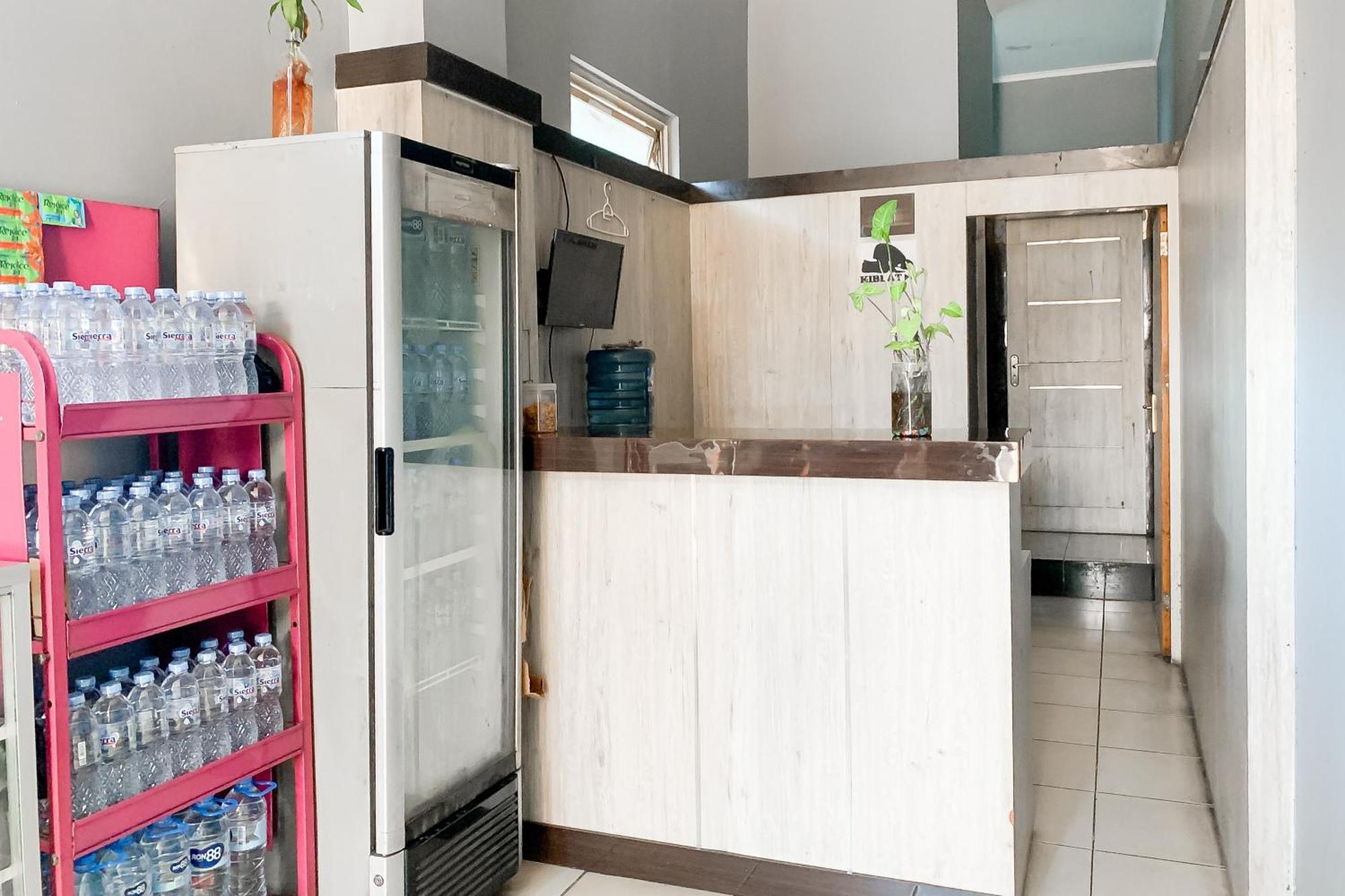 Karins Guesthouse Syariah Redpartner Bandung Exteriör bild